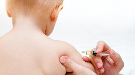 Países europeos obligan a padres a vacunar a sus hijos. ¿Chile debiese replicar la medida? Países europeos obligan a padres a vacunar a sus hijos. ¿Chile debiese replicar la medida?