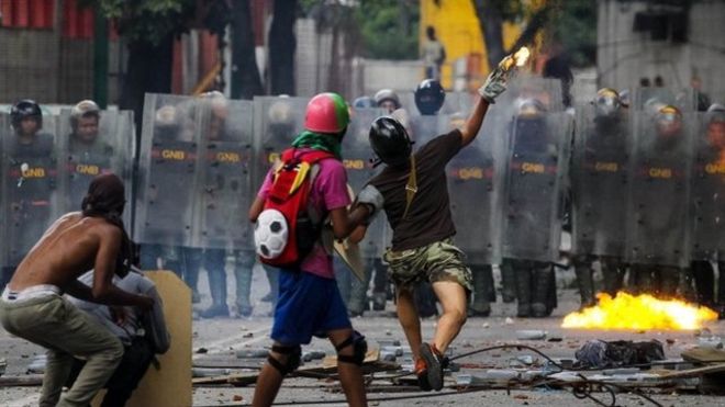 El paro de 48 horas con el que se inició la última arremetida de la oposición en Venezuela contra la Asamblea Constituyente