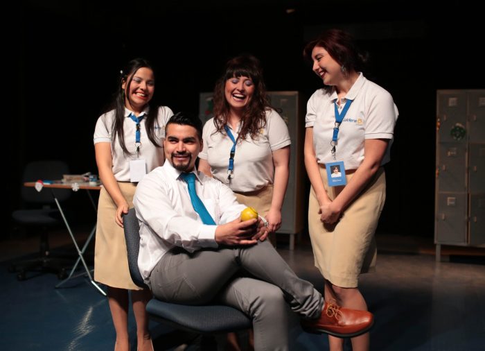 Obra “Todo bajo control” en Escuela de Teatro Universidad Mayor Obra “Todo bajo control” en Escuela de Teatro Universidad Mayor