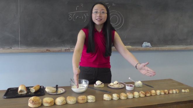 Eugenia Cheng, la matemática que usa simples recetas de cocina para enseñar conceptos matemáticos complejos Eugenia Cheng, la matemática que usa simples recetas de cocina para enseñar conceptos matemáticos complejos