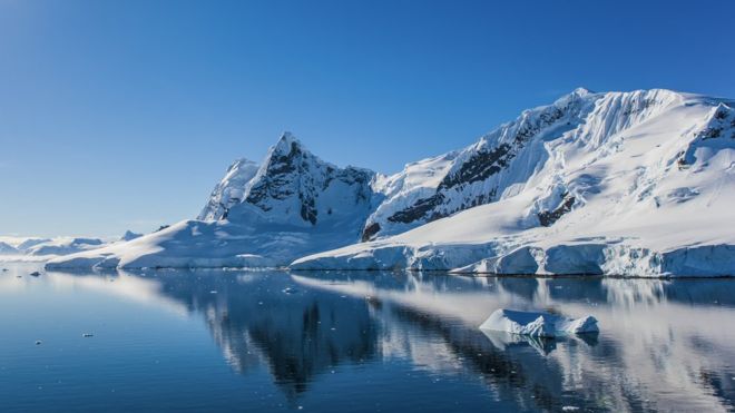 Lava bajo el hielo: el asombroso descubrimiento de más de 90 volcanes en la Antártica Lava bajo el hielo: el asombroso descubrimiento de más de 90 volcanes en la Antártica