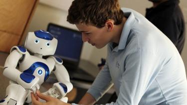 Cómo logra este robot que un niño autista mire a los ojos Cómo logra este robot que un niño autista mire a los ojos