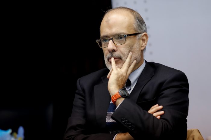 Mercado sigue en vilo ante la continua incertidumbre del futuro del ministro Valdés y el equipo económico del gobierno Mercado sigue en vilo ante la continua incertidumbre del futuro del ministro Valdés y el equipo económico del gobierno