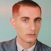 Alex Anwandter edita su exitoso álbum “Amiga” en formato vinilo