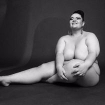 Filósofa acusa a La Segunda de no publicarla desnuda por obesa: “¿Tan peligrosa es una gorda en pelotas?”