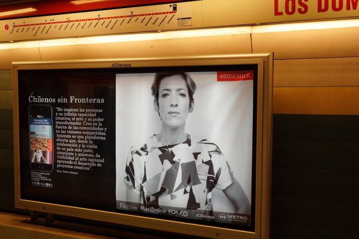 Exposición fotográfica en el Metro: El público podrá conocer la primera generación de “chilenos sin fronteras” Exposición fotográfica en el Metro: El público podrá conocer la primera generación de “chilenos sin fronteras”