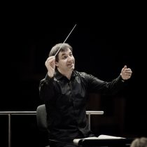 Director holandés y violinista austriaco debutan con la Sinfónica de la mano de Mozart