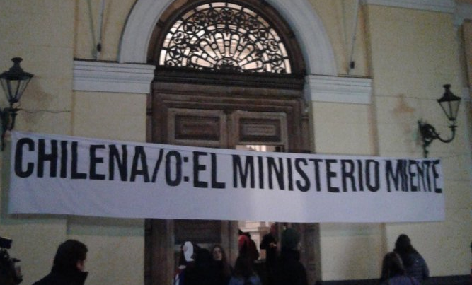 “Chilenos: el ministerio miente”: estudiantes de la FECh se toman sede de la U. de Chile en rechazo al proyecto de Ues estatales