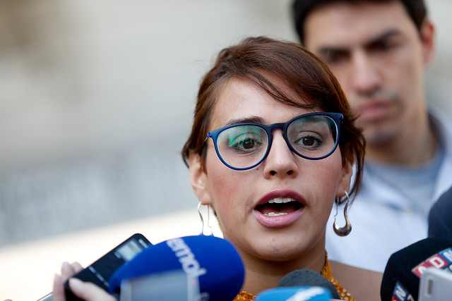 Karina Oliva (FA): “Guillier no es capaz de liderar su coalición para levantar un programa de transformación” Karina Oliva (FA): “Guillier no es capaz de liderar su coalición para levantar un programa de transformación”