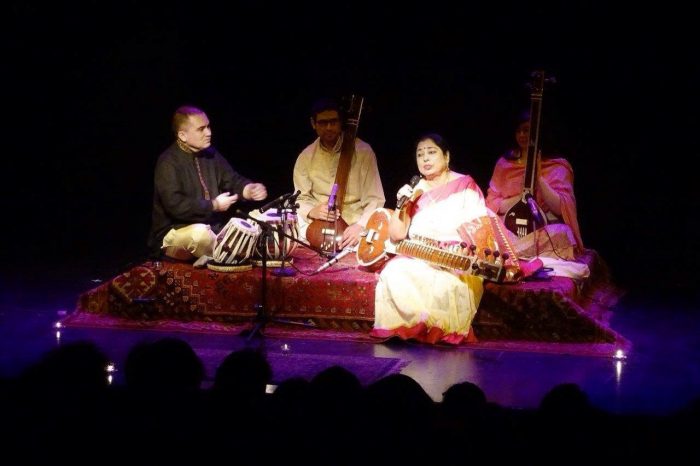 Concierto gratuito Krishna Chakravarty “Gran maestra del sitar de India” en Teatro San Joaquín Concierto gratuito Krishna Chakravarty “Gran maestra del sitar de India” en Teatro San Joaquín