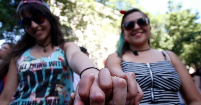 Agrupación lésbica acusa que gobierno las dejó fuera de campaña contra brutal aumento de VIH Agrupación lésbica acusa que gobierno las dejó fuera de campaña contra brutal aumento de VIH