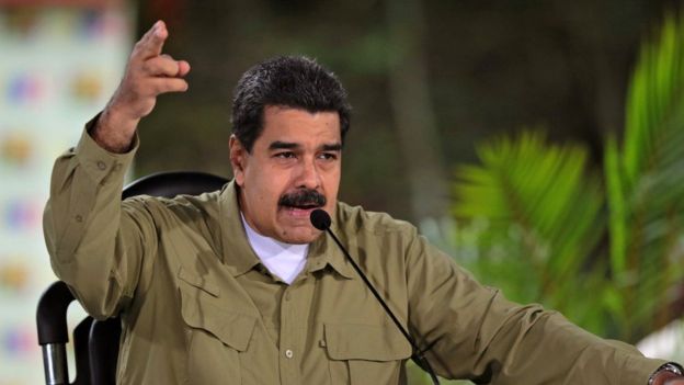 Crisis en Venezuela: Maduro ordena el cierre de la frontera con Brasil y «evalúa» tomar la misma medida con Colombia Crisis en Venezuela: Maduro ordena el cierre de la frontera con Brasil y
