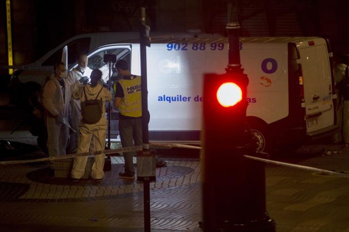 Muere autor del atentado de Barcelona abatido por la policía catalana Muere autor del atentado de Barcelona abatido por la policía catalana