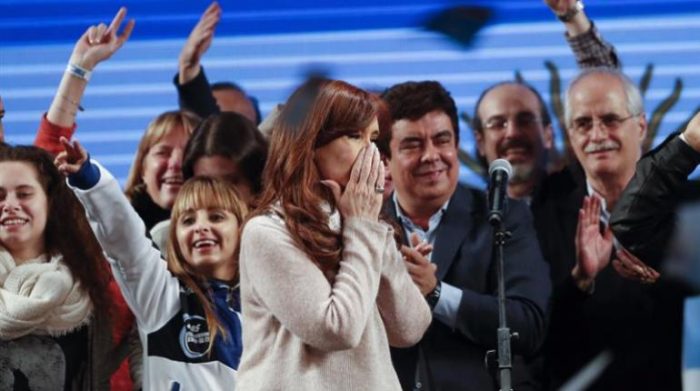 Oficialismo argentino vence en primarias, con reñido resultado ante Fernández Oficialismo argentino vence en primarias, con reñido resultado ante Fernández