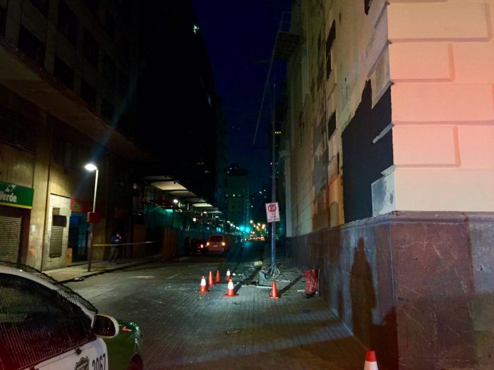 Trabajador fallece tras caer de andamio en centro de Santiago Trabajador fallece tras caer de andamio en centro de Santiago