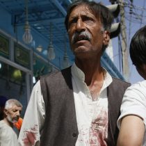 Ataque suicida a mezquita deja 28 muertos y medio centenar de heridos en Afganistán