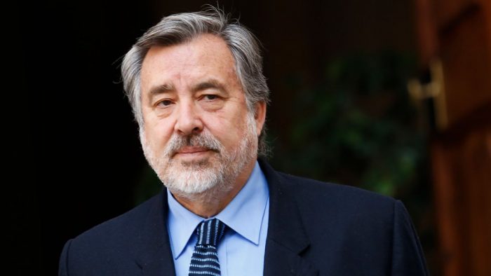 Dirigentes de oposición toman distancia de la propuesta de Guillier para adelantar elecciones Dirigentes de oposición toman distancia de la propuesta de Guillier para adelantar elecciones