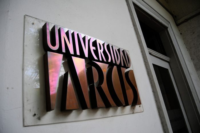Trabajadores de la U. Arcis acusan al Mineduc de impedir pago íntegro de sus sueldos impagos Trabajadores de la U. Arcis acusan al Mineduc de impedir pago íntegro de sus sueldos impagos