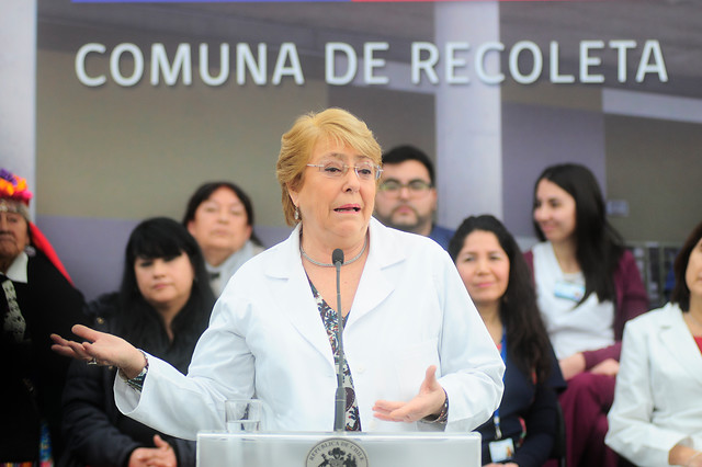 Bachelet por aumento de VIH/Sida: “No esconderemos la cabeza, pondremos manos a la obra con más prevención” Bachelet por aumento de VIH/Sida: