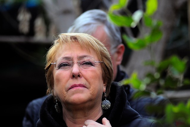 Bachelet rechaza anuncio de Piñera sobre ley de aborto: 