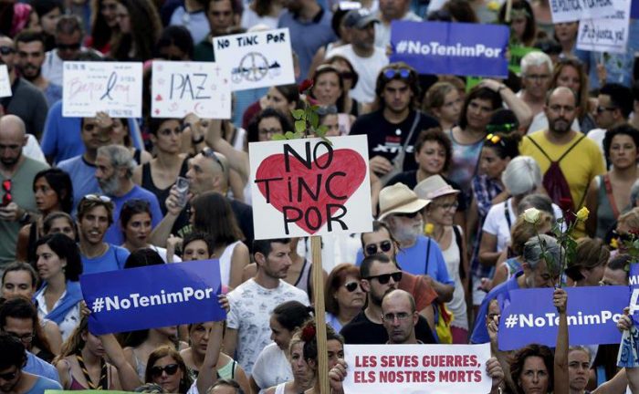 «No tengo miedo»: la consigna que movilizó a medio millón de personas en el centro de Barcelona