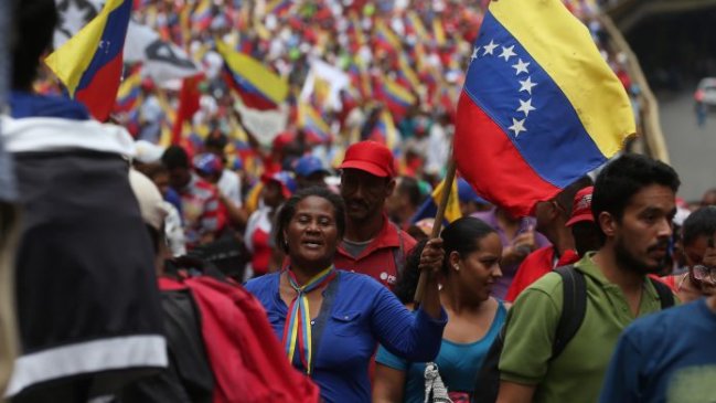 Chavistas marchan a sede del Parlamento de Venezuela en apoyo a la Asamblea Nacional Constituyente Chavistas marchan a sede del Parlamento de Venezuela en apoyo a la Asamblea Nacional Constituyente