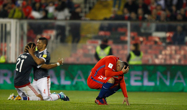 Con autogol de Vidal Chile sufre inesperada derrota ante Paraguay por 3-0 Con autogol de Vidal Chile sufre inesperada derrota ante Paraguay por 3-0
