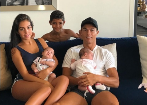Cristiano Ronaldo en “modo familia” Cristiano Ronaldo en “modo familia”