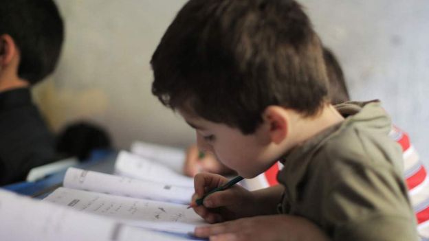 Cosas sencillas que madres y padres pueden hacer para bajar la ansiedad de los niños al enfrentar la cuarentena por coronavirus Cosas sencillas que madres y padres pueden hacer para bajar la ansiedad de los niños al enfrentar la cuarentena por coronavirus