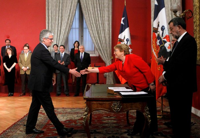 De Educación a Segpres y ahora a Hacienda: Eyzaguirre toma el control del equipo económico en el último tiempo de Bachelet De Educación a Segpres y ahora a Hacienda: Eyzaguirre toma el control del equipo económico en el último tiempo de Bachelet