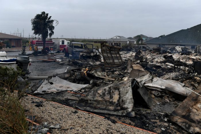 EE.UU: Harvey no da tregua y avanza hacia Luisiana tras devastar el sureste de Texas EE.UU: Harvey no da tregua y avanza hacia Luisiana tras devastar el sureste de Texas