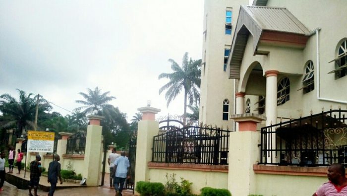 Ascienden a once los muertos en un ataque a una iglesia en Nigeria Ascienden a once los muertos en un ataque a una iglesia en Nigeria