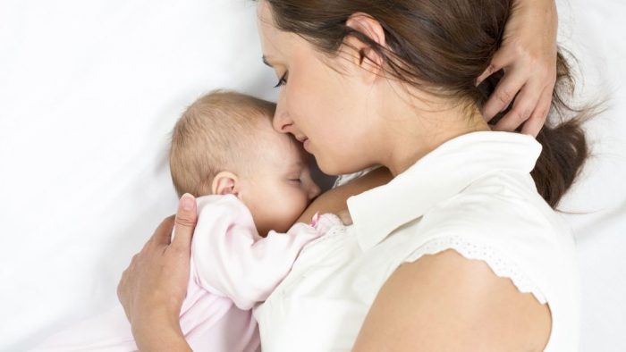 Conversatorio interdisciplinario analiza «la lactancia materna más allá de la maternidad»
