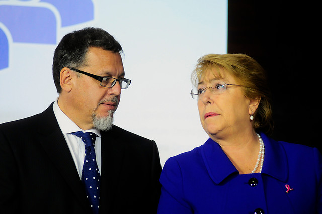 Lagos Weber a Bachelet: “He de esperar que se pongan paños fríos y se entregue un merecido respaldo a Valdés” Lagos Weber a Bachelet: “He de esperar que se pongan paños fríos y se entregue un merecido respaldo a Valdés”