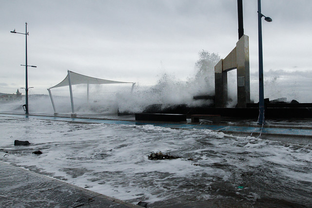 Armada alerta marejadas con olas de hasta 5 metros para litoral central y norte del país Armada alerta marejadas con olas de hasta 5 metros para litoral central y norte del país