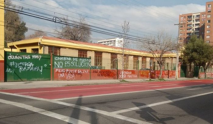 Conmoción en colegio de Quinta Normal por menor que se quitó la vida: denuncian que era víctima de bullying Conmoción en colegio de Quinta Normal por menor que se quitó la vida: denuncian que era víctima de bullying