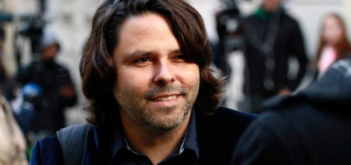 De analógico a digital: Mayol se resistió a usar celular con Whatssap hasta que las primarias del Frente Amplio lo obligaron De analógico a digital: Mayol se resistió a usar celular con Whatssap hasta que las primarias del Frente Amplio lo obligaron