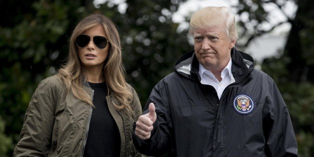 Critican a Melania Trump por los zapatos que escogió para ir a ver los daños del huracán Harvey Critican a Melania Trump por los zapatos que escogió para ir a ver los daños del huracán Harvey