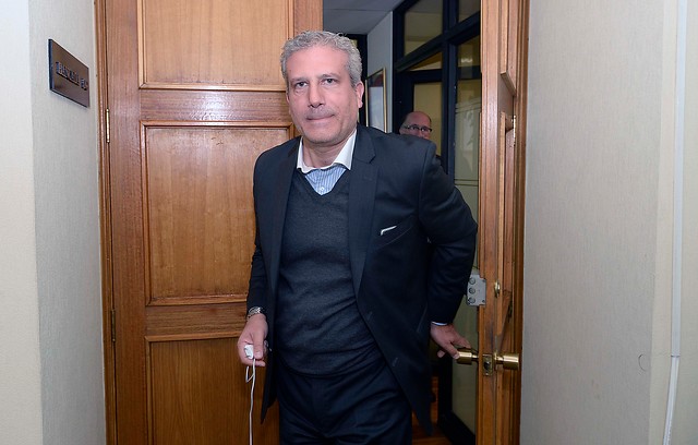 Rincón anuncia que no bajará su candidatura y acusa estrategia de Goic para tapar con “humo” las malas encuestas Rincón anuncia que no bajará su candidatura y acusa estrategia de Goic para tapar con