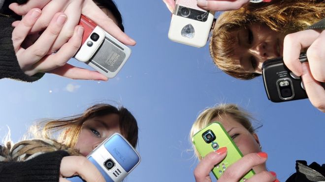 “La Generación Smartphone no está preparada para la adultez” (y tiene menos sexo y bebe menos alcohol)