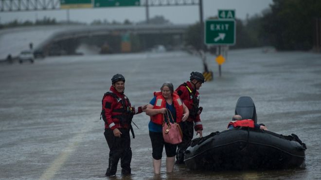 “La inundación más devastadora en la historia de Houston”: la emergencia en la ciudad más grande de Texas tras el paso de la tormenta Harvey