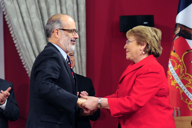 Cómo Bloomberg ve la salida de Valdés y el equipo económico: “Deja al gobierno sumido en una crisis y confundido a 3 meses de las elecciones” Cómo Bloomberg ve la salida de Valdés y el equipo económico: