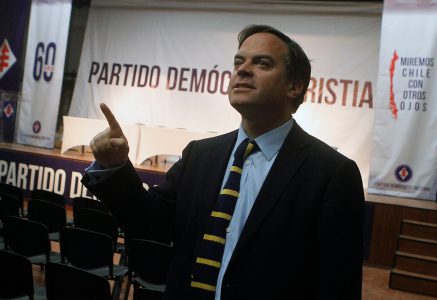 Mesa directiva DC da a Goic atribución de designar o retirar candidaturas, «en especial la de Rincón» Mesa directiva DC da a Goic atribución de designar o retirar candidaturas,