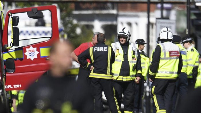 Dos detenidos por el atentado de Londres, pero la alerta baja a 