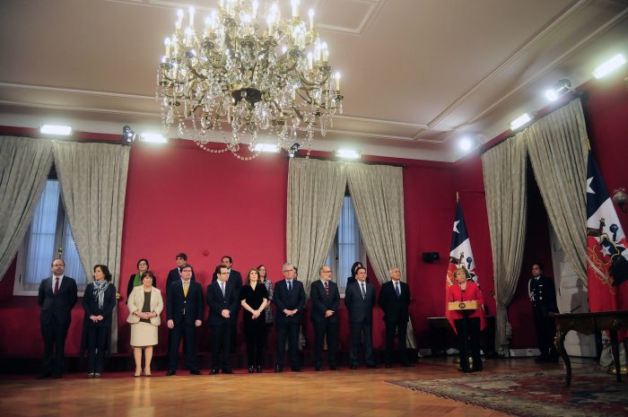 Moody’s: cambio de gabinete podría sepultar la posibilidad de que reforma de pensiones y ley de bancos se aprueben en este Gobierno Moody's: cambio de gabinete podría sepultar la posibilidad de que reforma de pensiones y ley de bancos se aprueben en este Gobierno
