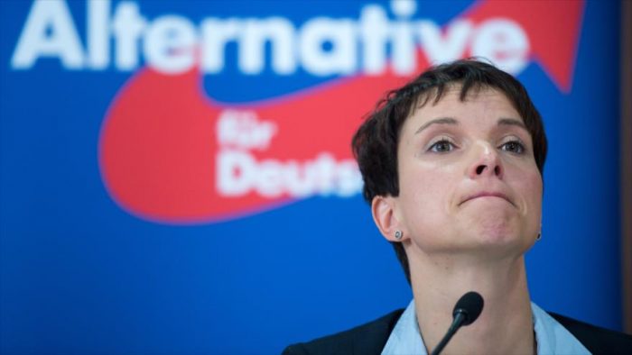 Las voces xenófobas y nacionalistas de AfD llegan al Parlamento alemán Las voces xenófobas y nacionalistas de AfD llegan al Parlamento alemán