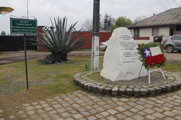 Organizaciones sociales del Maule piden cambiar nombre a plaza Augusto Pinochet en Linares Organizaciones sociales del Maule piden cambiar nombre a plaza Augusto Pinochet en Linares