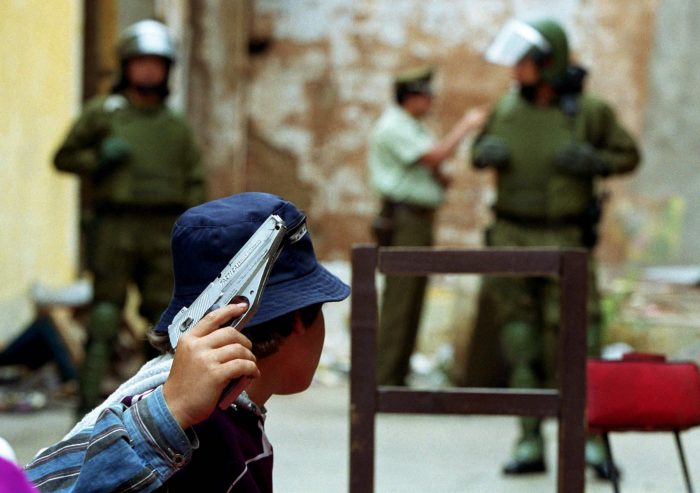 La intervención fotográfica que reflexiona sobre las noticias falsas en internet La intervención fotográfica que reflexiona sobre las noticias falsas en internet