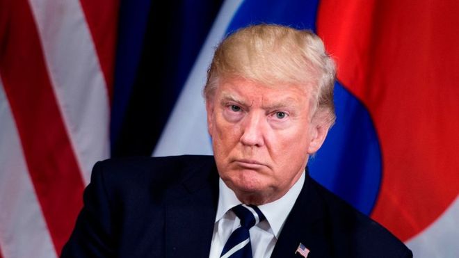 Donald Trump firma una orden ejecutiva ampliando las sanciones contra Corea del Norte