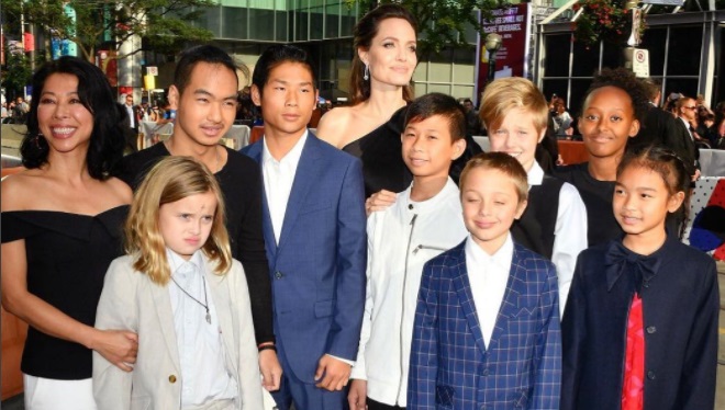 Angelina Jolie asiste con sus hijos a Festival de Toronto
